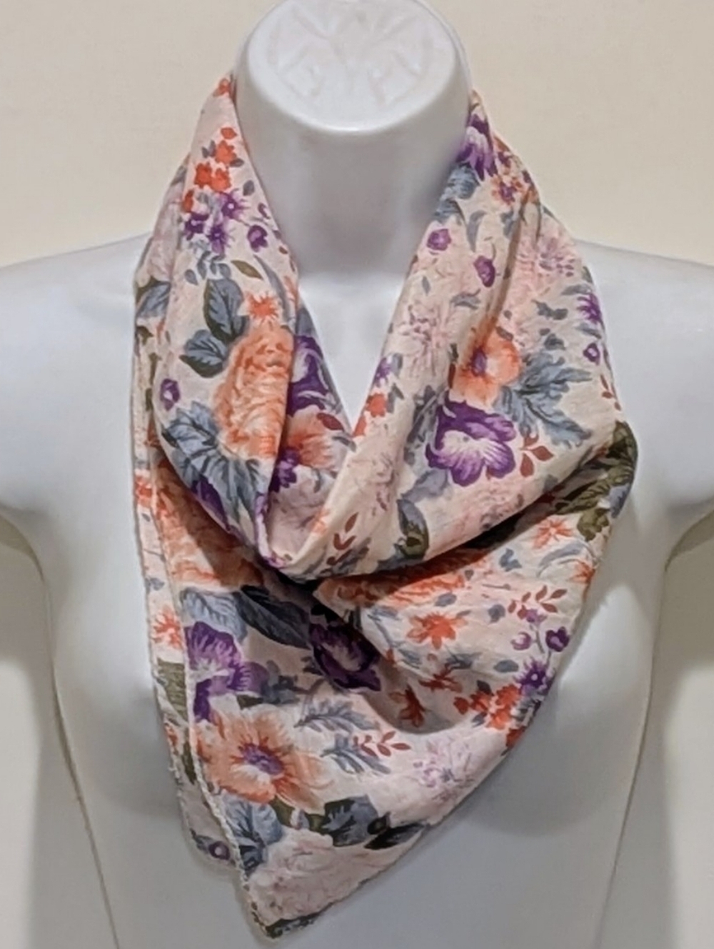 NWOT Beckwoman  20”x20” Purple and Pink Floral Ascot Scarf